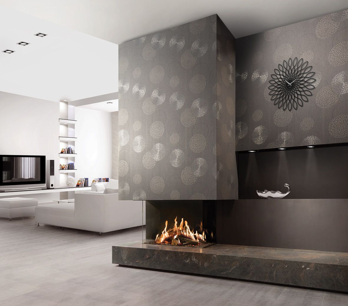 Kamin mit einer Natursteinbank